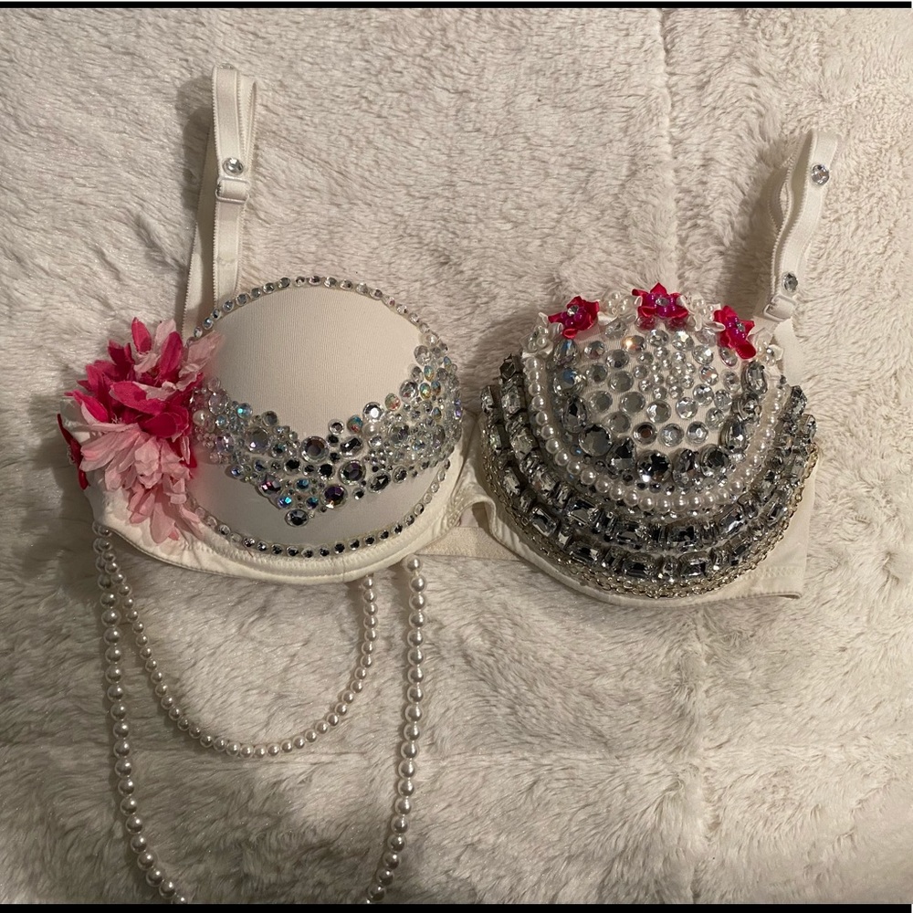 Rave bra
